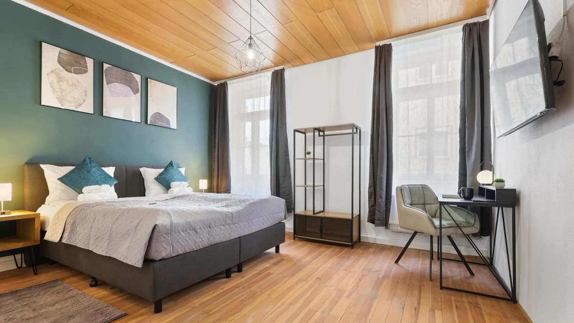 אינגולשטאט Cruwzo - Modern Centrally Located Apartment With Parking 0*,  גרמניה