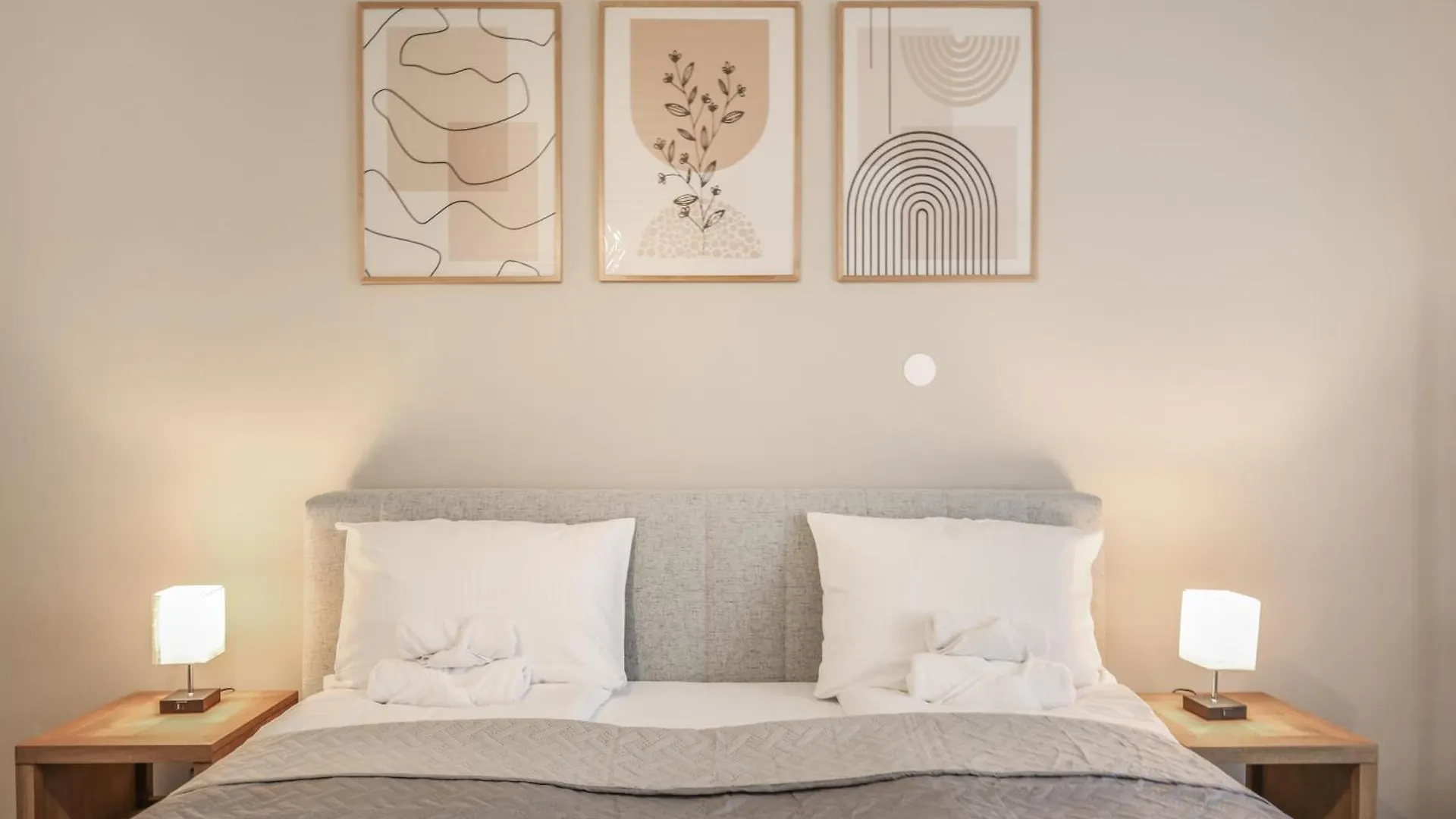 Cruwzo - Modern Centrally Located Apartment With Parking Ingolstadt