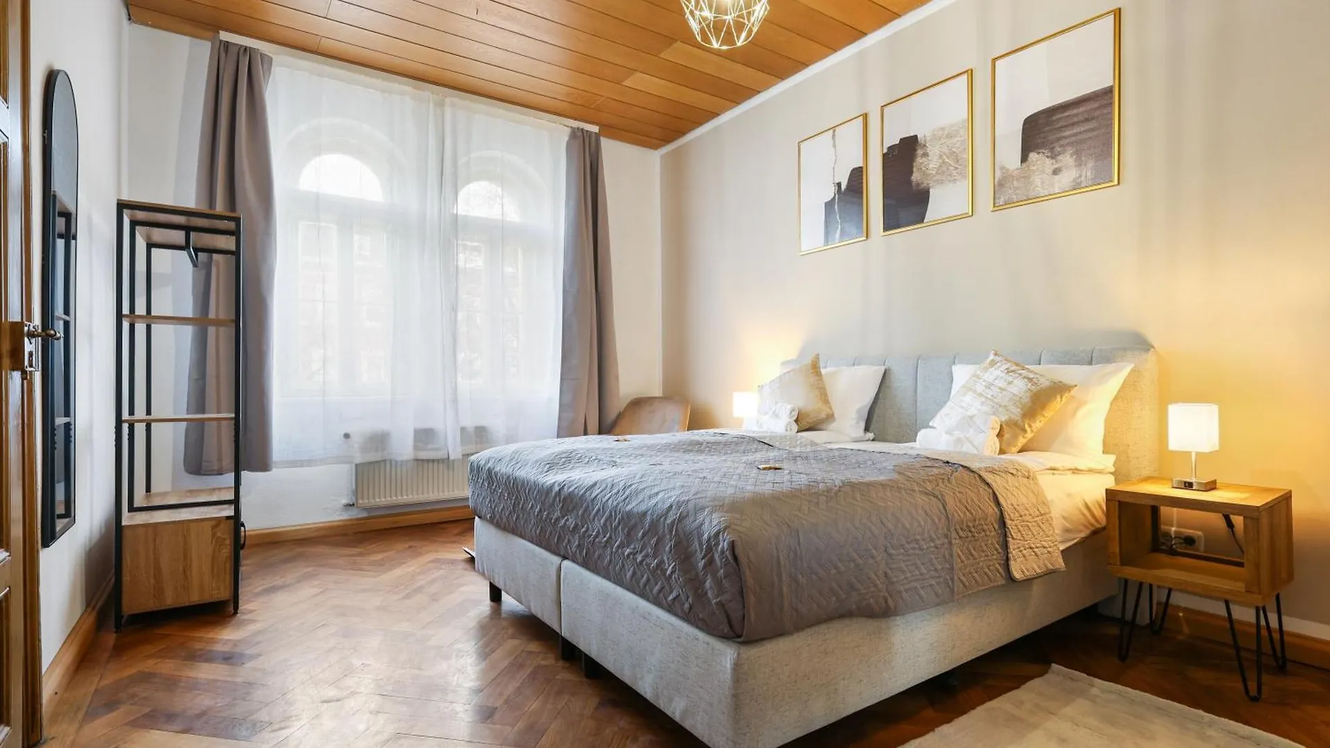 Cruwzo - Modern Centrally Located Apartment With Parking Ingolstadt