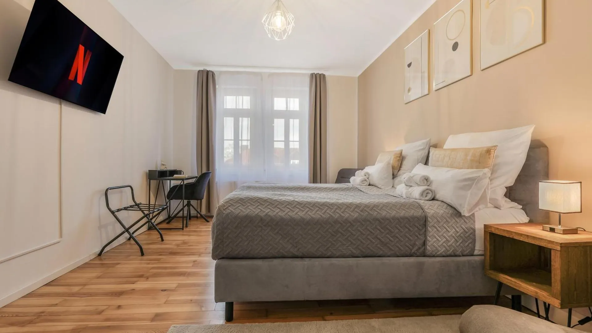 Cruwzo - Modern Centrally Located Apartment With Parking Ingolstadt