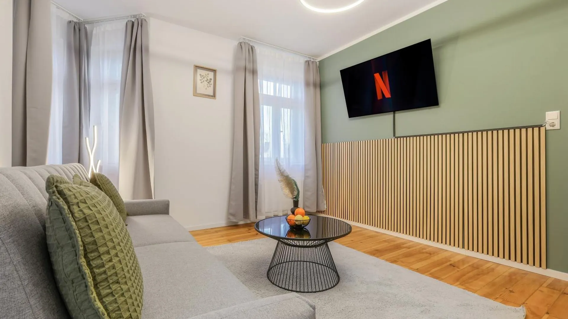Cruwzo - Modern Centrally Located Apartment With Parking Ingolstadt