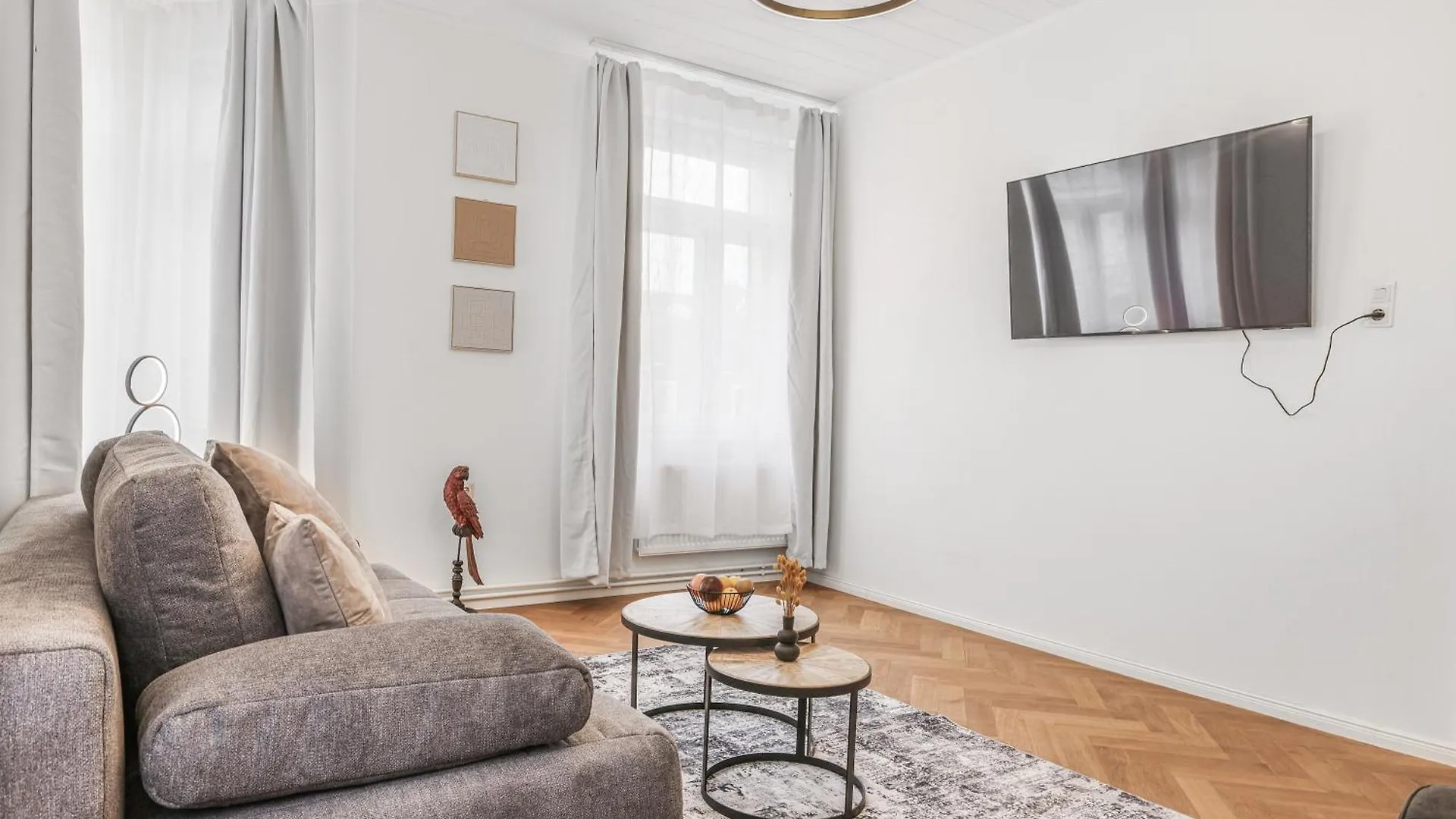 Cruwzo - Modern Centrally Located Apartment With Parking Ingolstadt 0*,