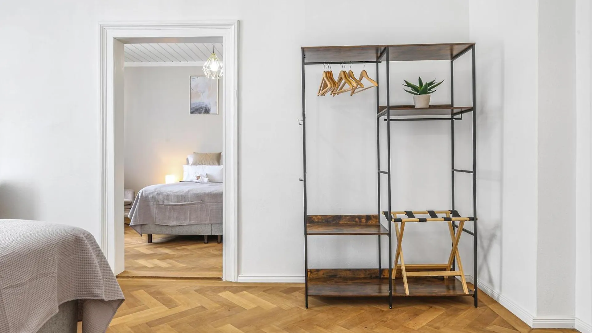 Cruwzo - Modern Centrally Located Apartment With Parking Ingolstadt
