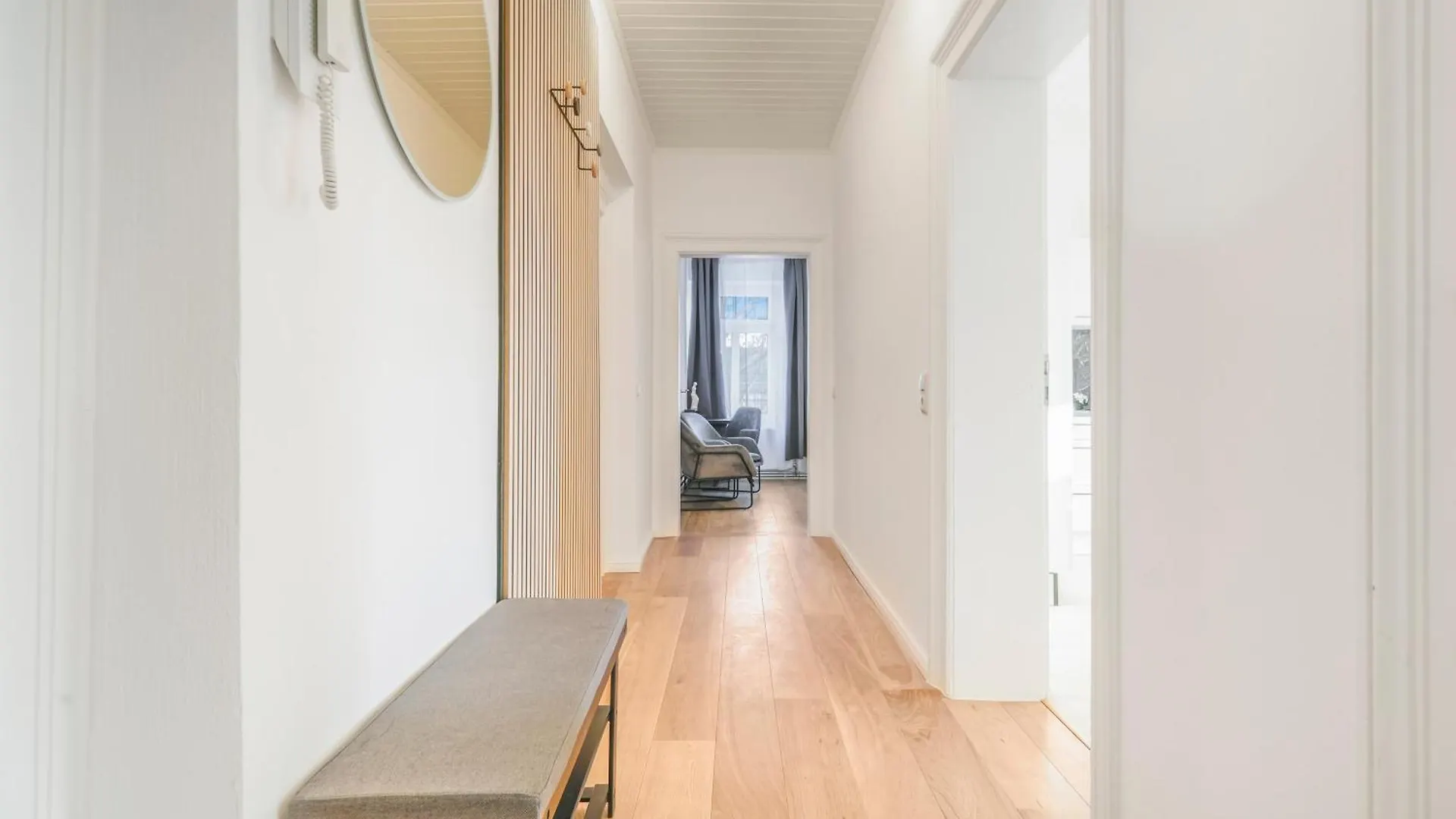 Cruwzo - Modern Centrally Located Apartment With Parking Ingolstadt