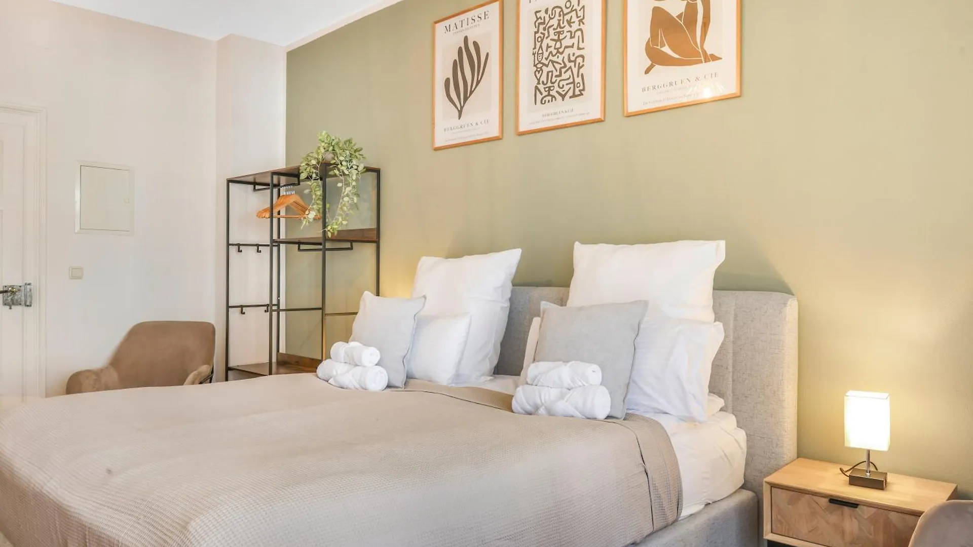 Cruwzo - Modern Centrally Located Apartment With Parking Ingolstadt