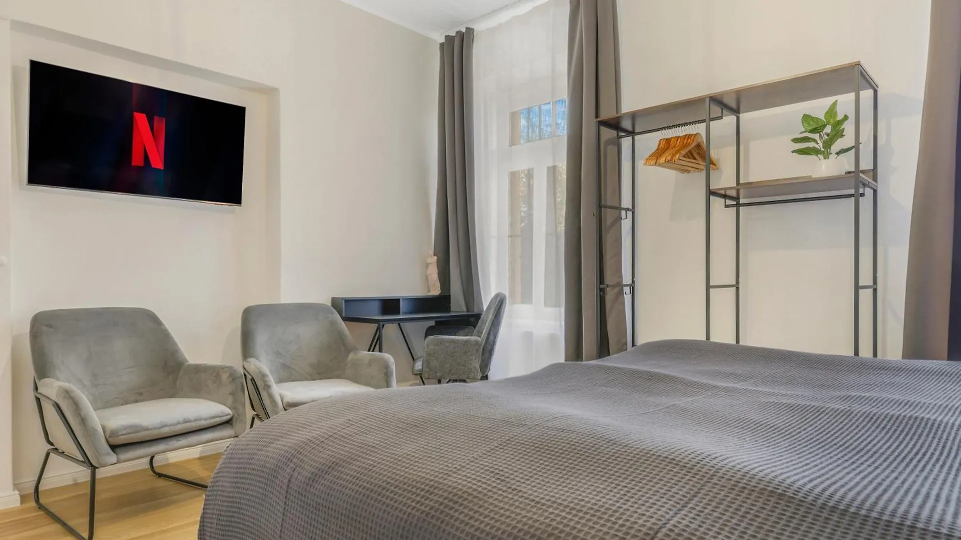 Cruwzo - Modern Centrally Located Apartment With Parking Ingolstadt 0*,  Germany